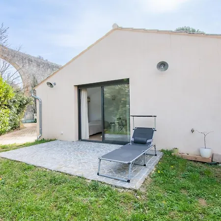 L'aqueduc Apartment *